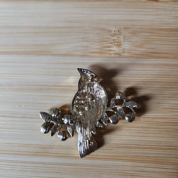 Cardinal Rhinestone Brooch - Picture 3 of 4